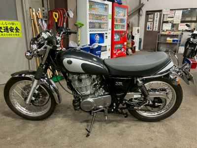 Yamaha SR400 2021