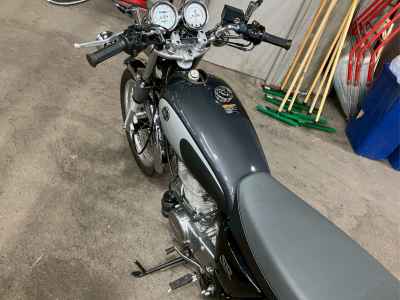 Yamaha SR400 2021