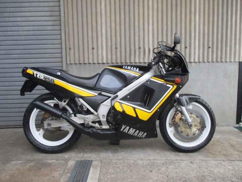 Yamaha TZR250