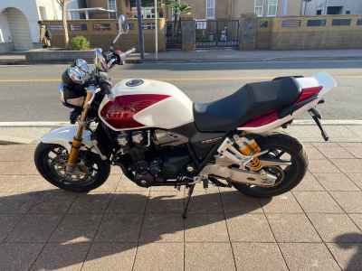 Honda CB1300SF 2025