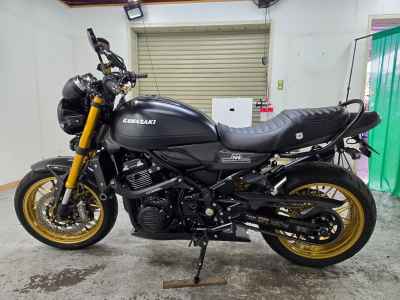 Kawasaki Z900RS SE 2025