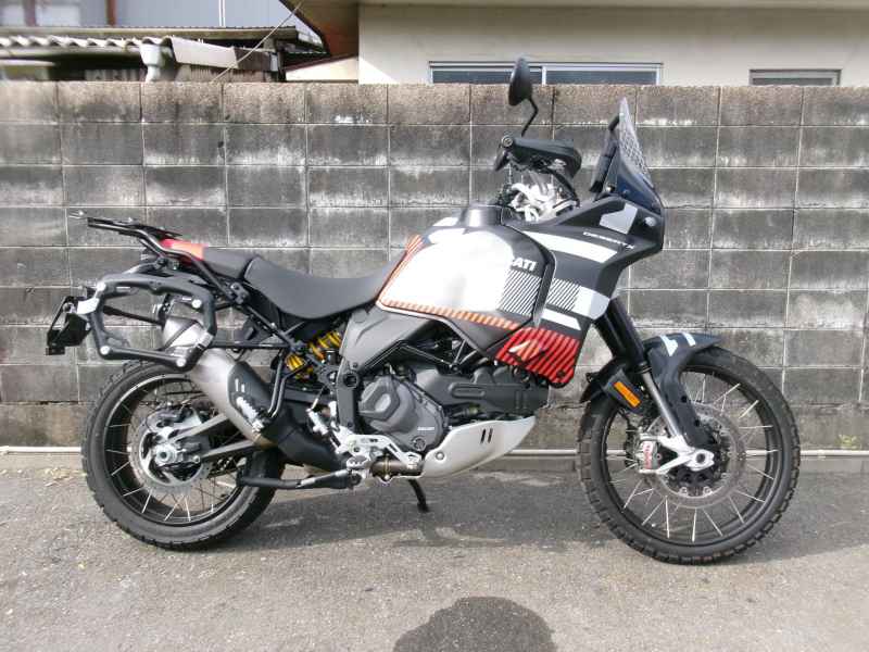 Ducati DesertX 2025