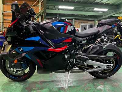 BMW M1000RR 2025