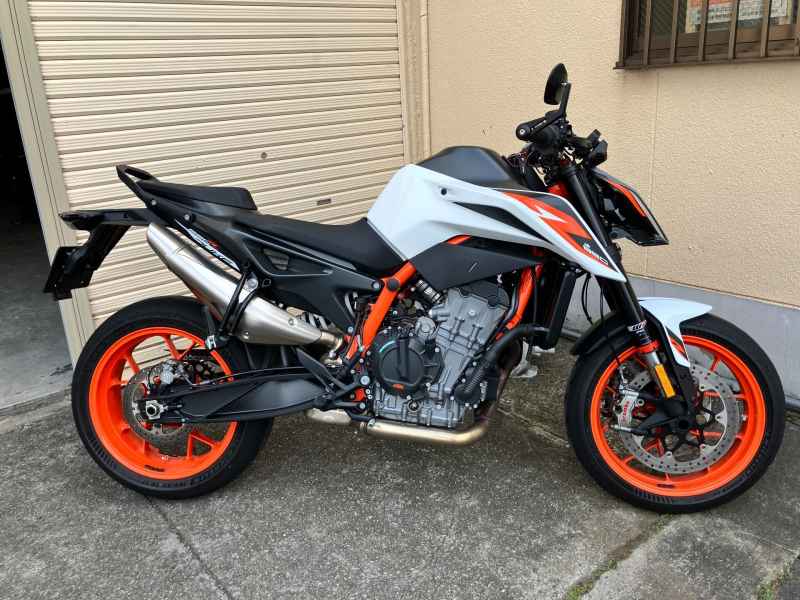KTM 890 Duke R 2023