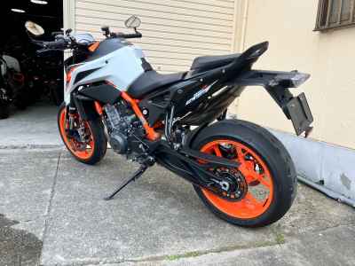KTM 890 Duke R 2023