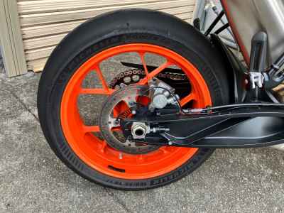 KTM 890 Duke R 2023