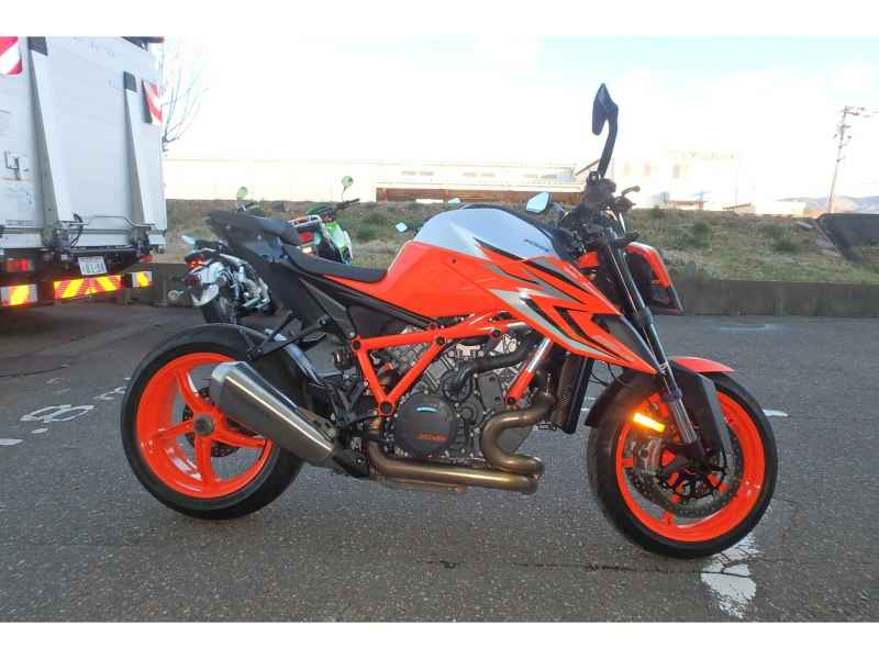 KTM 1290 Super Duke R 2023