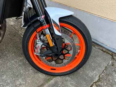 KTM 890 Duke R 2023