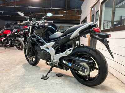 Suzuki Gladius SFV400 2010