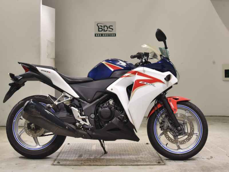 Honda CBR250R 2011