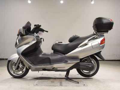 Suzuki Skywave 650
