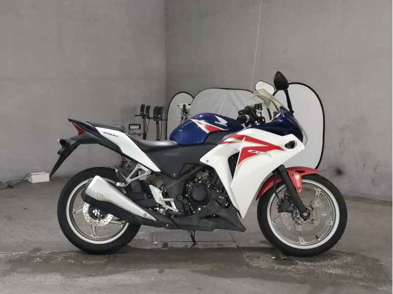 Honda CBR250R 2011