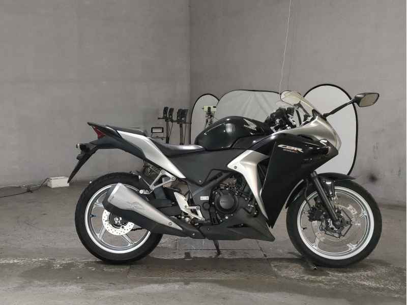 Honda CBR250R 2011