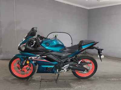 Yamaha YZF-R25 2021