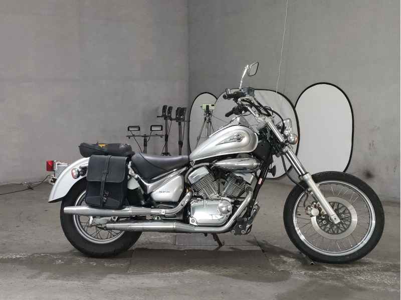 Suzuki Intruder 250LC