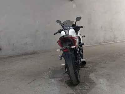 Yamaha YZF-R25 2016