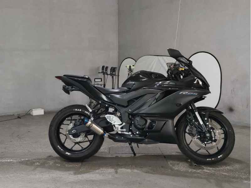 Yamaha YZF-R25 2023