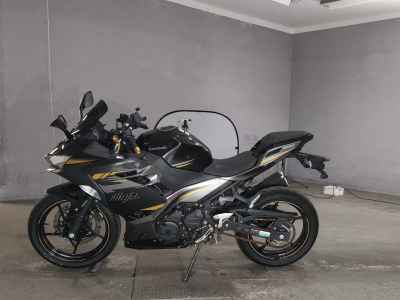 Kawasaki Ninja 400 2021