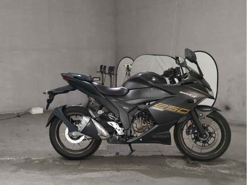 Suzuki Gixxer 250SF