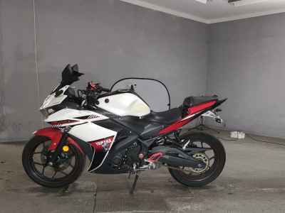 Yamaha YZF-R25 2016
