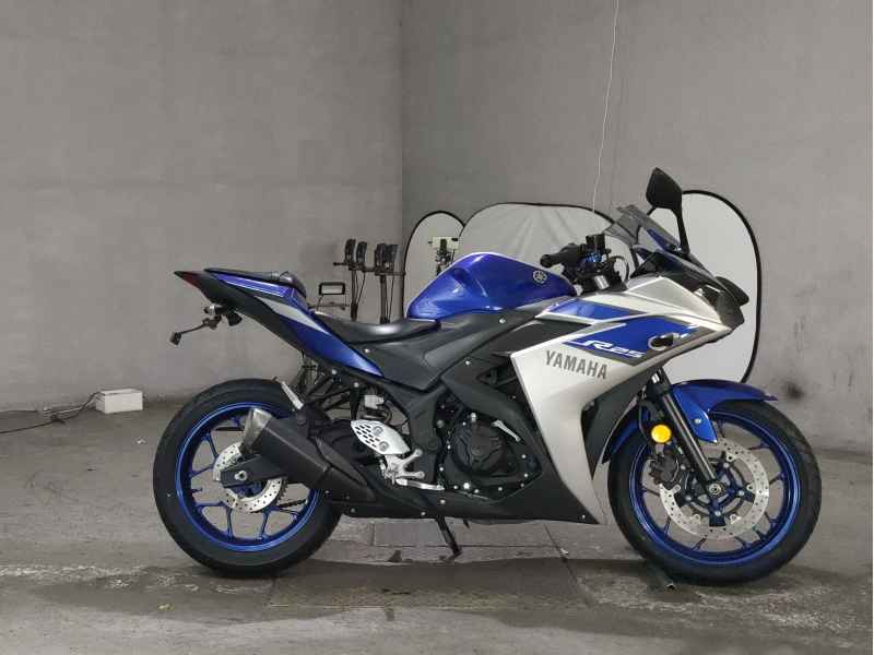 Yamaha YZF-R25 2015