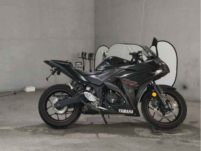 Yamaha YZF-R25 2018