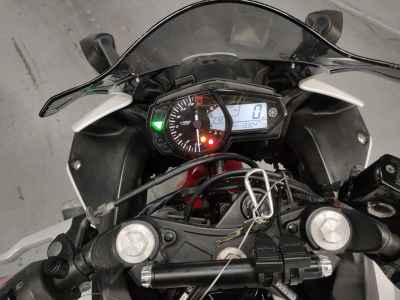 Yamaha YZF-R25 2016
