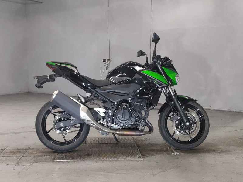 Kawasaki Z400 2022