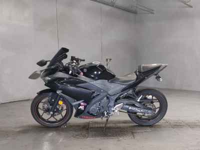 Yamaha YZF-R25 2015