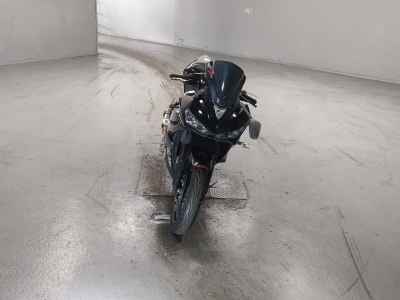 Yamaha YZF-R25 2015