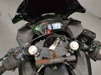 Yamaha YZF-R25 2015