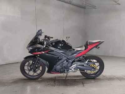 Yamaha YZF-R25 2015