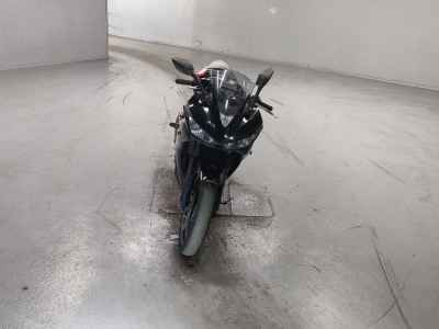 Yamaha YZF-R25 2015