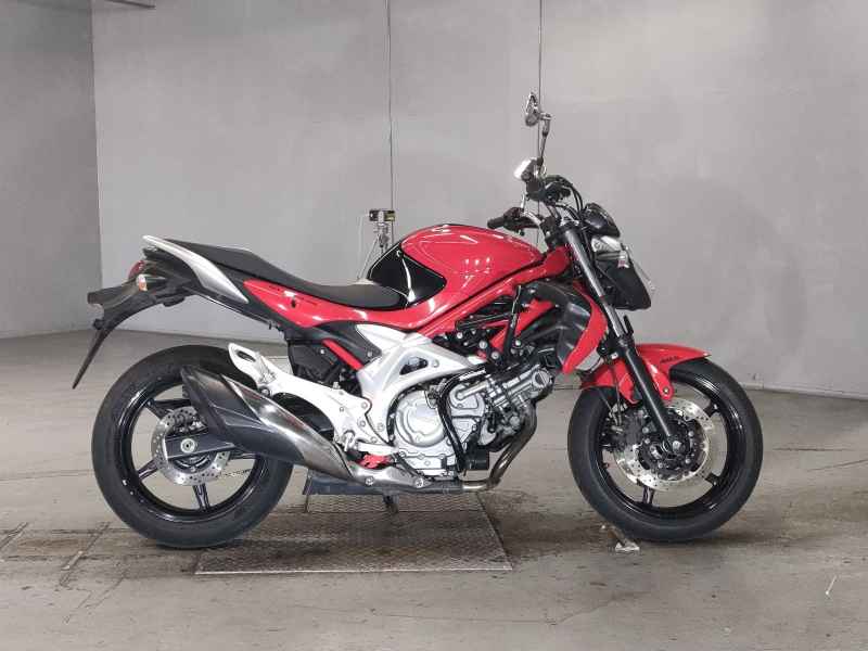 Suzuki Gladius SFV400 2010