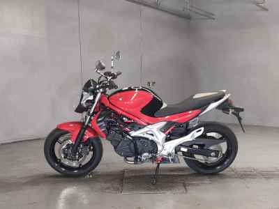 Suzuki Gladius SFV400 2010