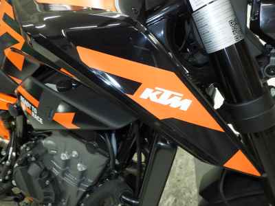 KTM 890 Duke 2025