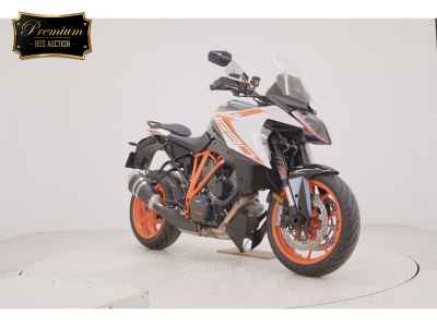 KTM 1290 Super Duke GT 2025