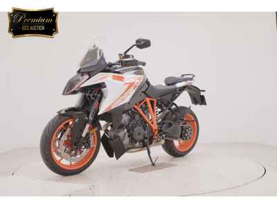 KTM 1290 Super Duke GT 2025