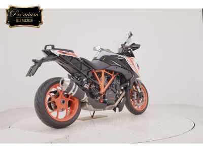 KTM 1290 Super Duke GT 2025
