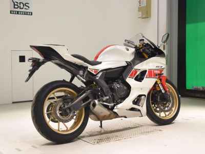 Yamaha YZF-R7 2022