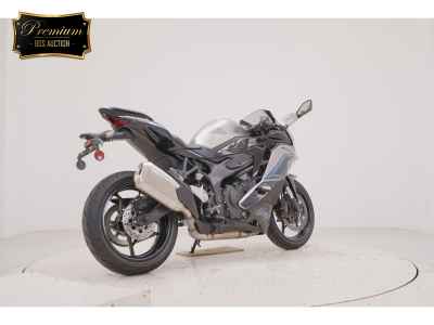 Kawasaki Ninja ZX-25R SE