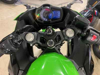 Kawasaki Ninja 400 KRT Edition 2025