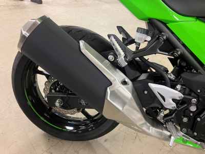 Kawasaki Ninja 400 KRT Edition 2025