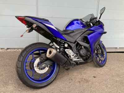Yamaha YZF-R25 2016