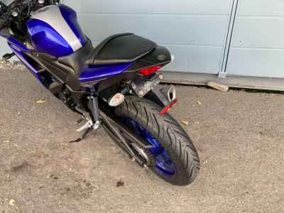Yamaha YZF-R25 2016