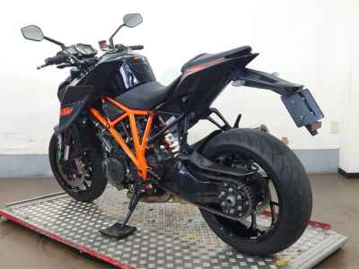 KTM 1290 Super Duke R 2015
