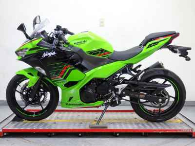 Kawasaki Ninja 400 KRT Edition 2024