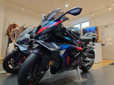 BMW M1000RR 2025