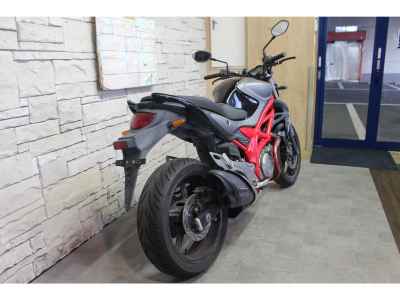 Suzuki Gladius SFV400 2015