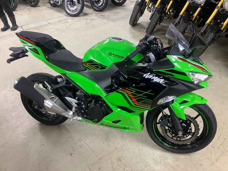 Kawasaki Ninja 400 KRT Edition 2025
